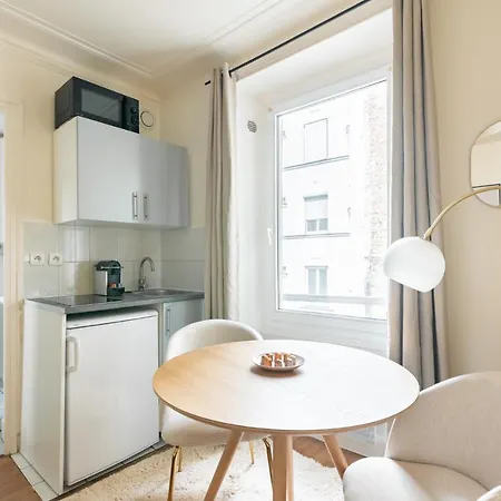 Studio Boulevard Voltaire - Golden Apartment *